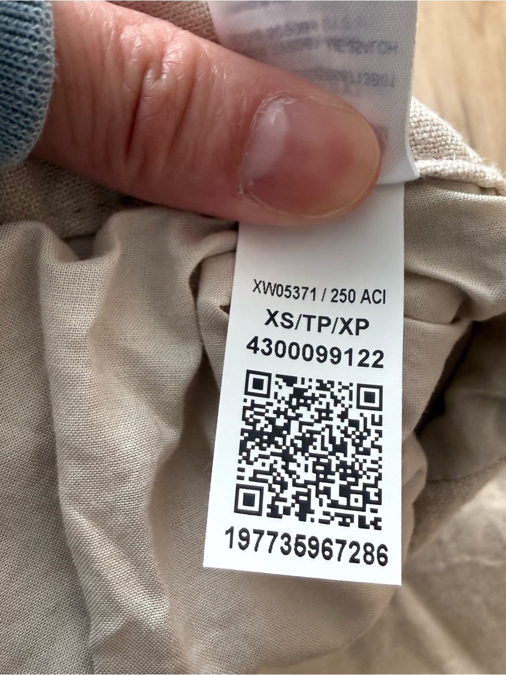 Tommy Hilfiger Linen High-Rise Shorts - Picture 3 of 4